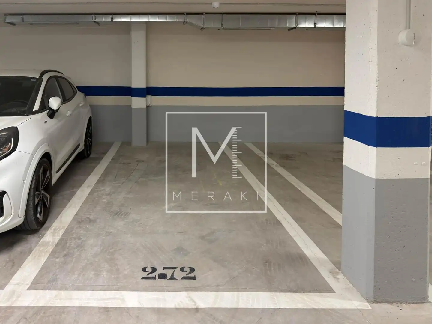 Parking de Estudio de alquiler en Albacete con Calefacción, Amueblado y Balcón
