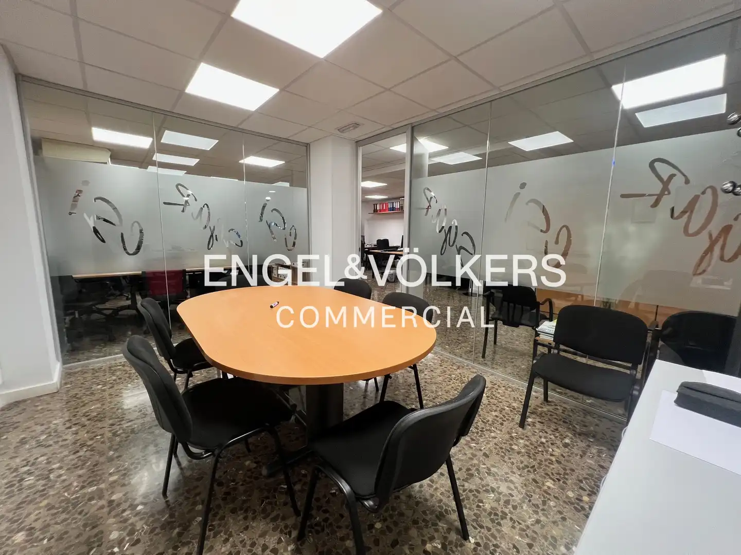 Office for sale in Barcelona  with Air Conditioner and Furnished