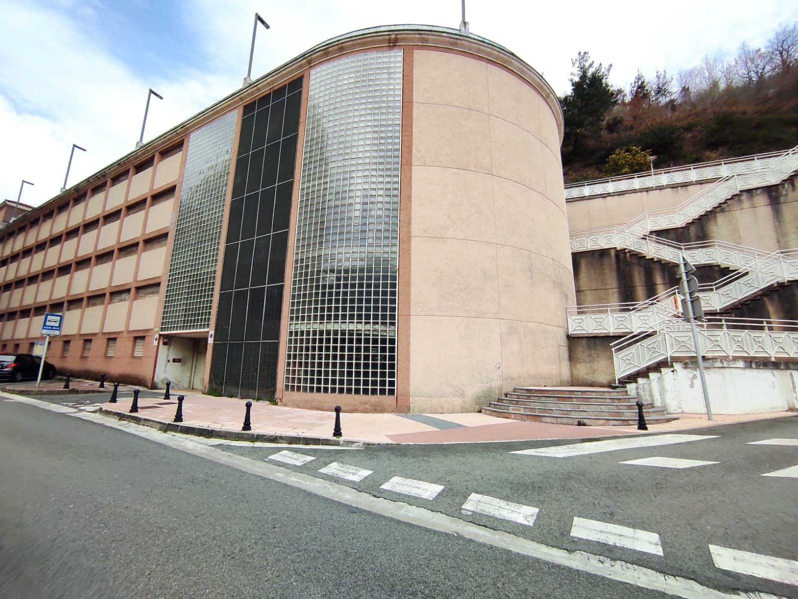 Außenansicht von Garage miete in Eibar