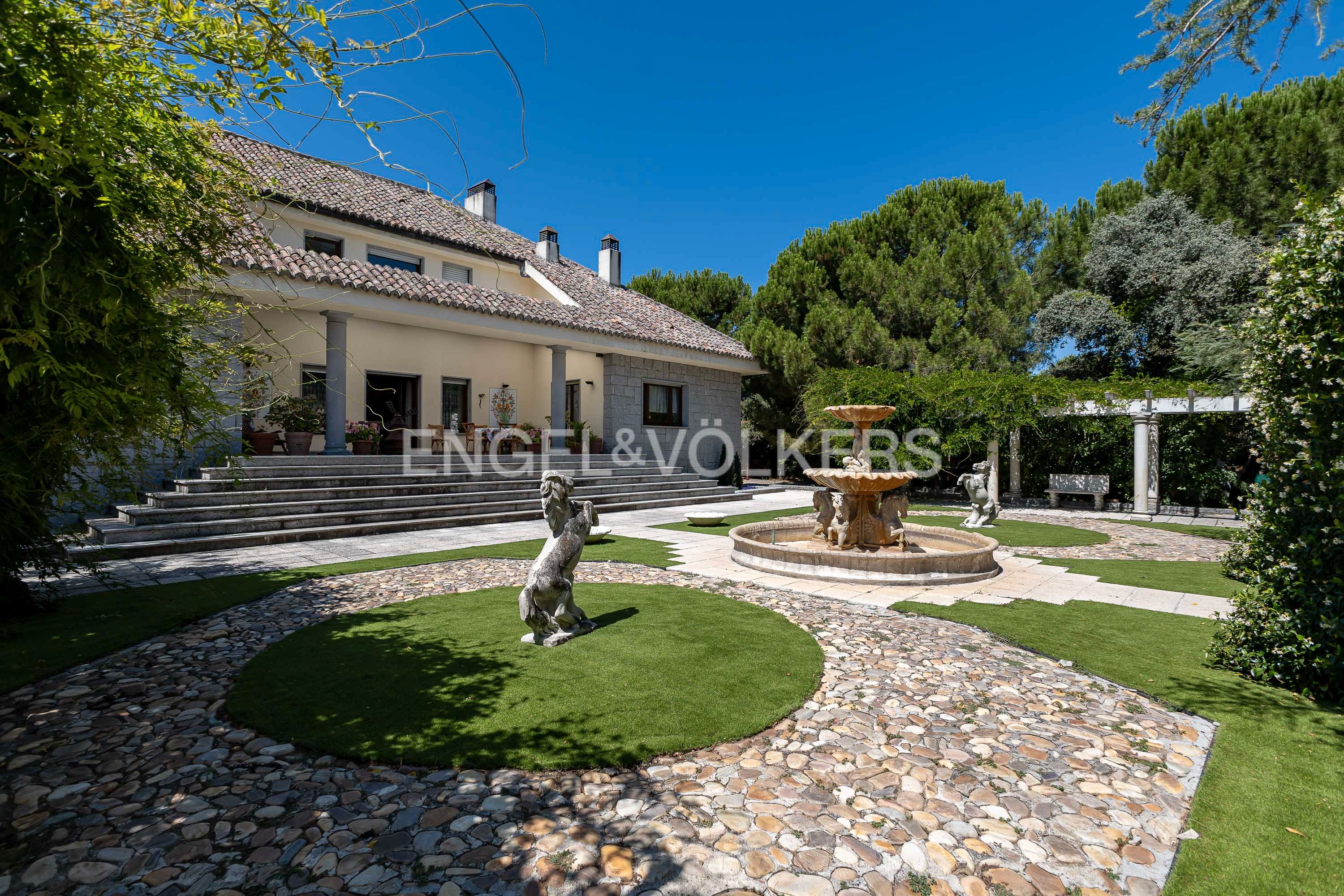 Exterior view of Country house to rent in Pozuelo de Alarcón  with Heating, Private garden and Terrace
