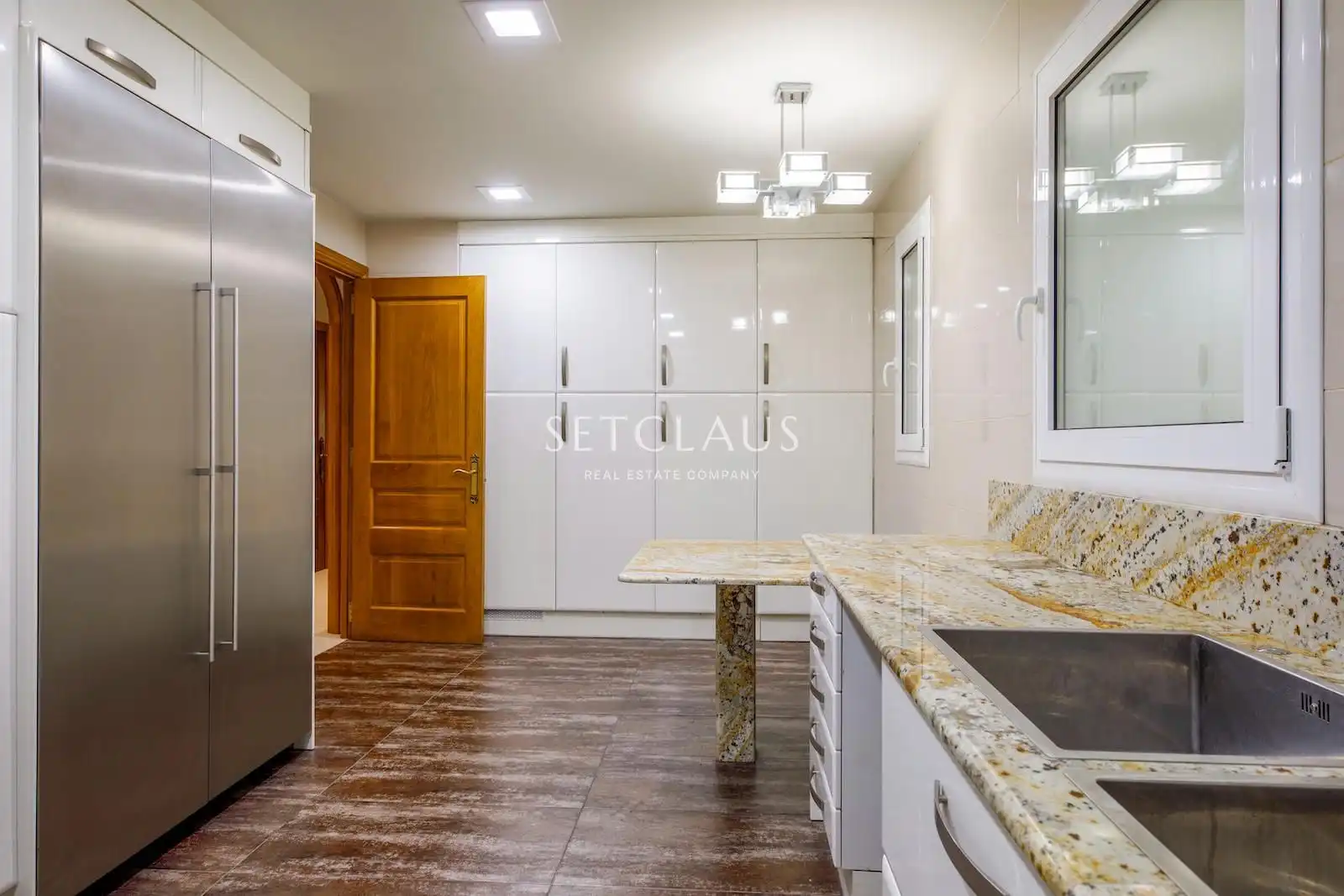 Kitchen of Flat for sale in Barcelona  with Air Conditioner and Alarm