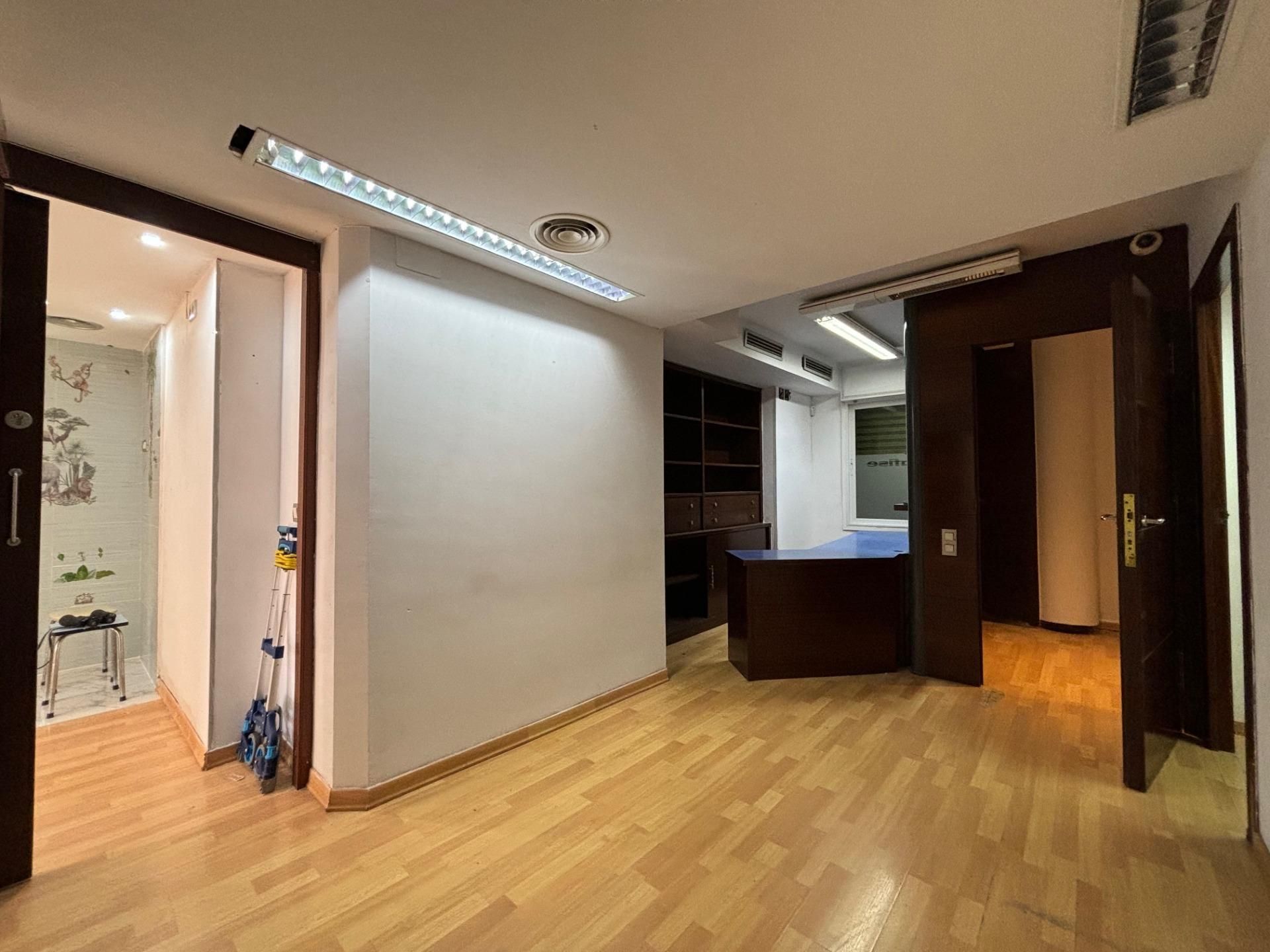Office to rent in  Barcelona Capital  with Air Conditioner and Heating