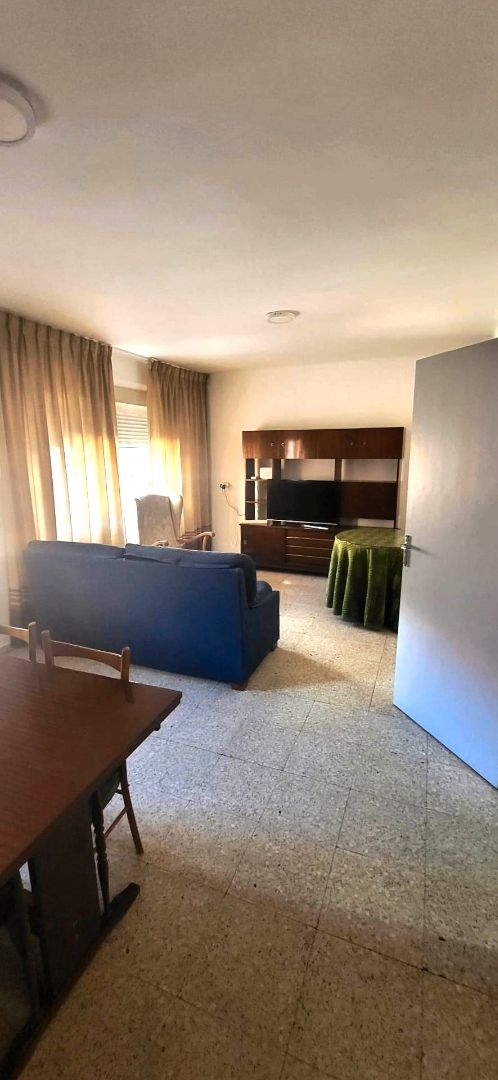 Sala d'estar de Pis en venda en  Albacete Capital amb Balcó