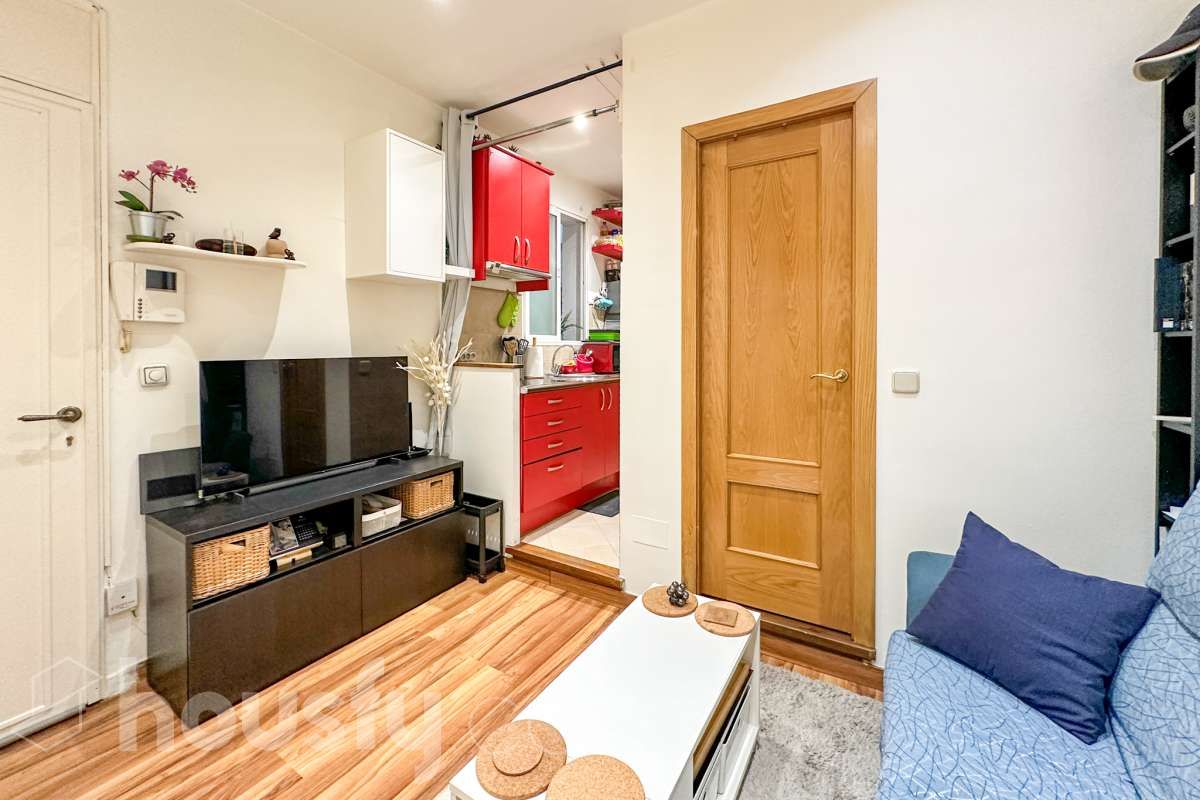 Living room of Flat for sale in  Madrid Capital  with Heating