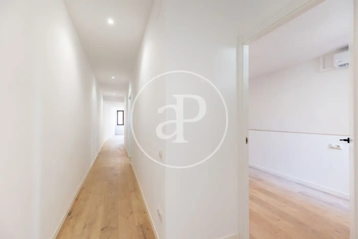 Piso en venta en Barcelona con Aire acondicionado, Calefacción y Balcón