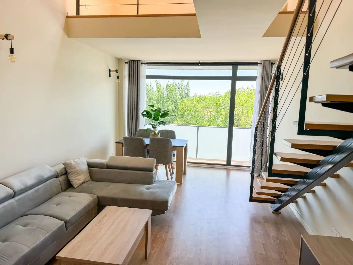 Living room of Flat for rent in Reyes Católicos