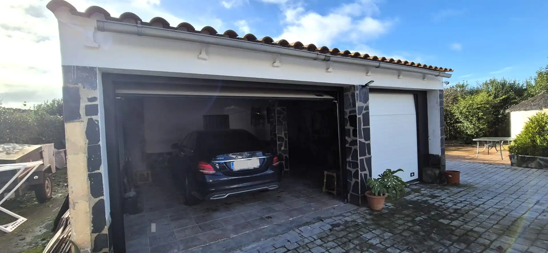 Aparcament de Casa o xalet en venda en Badajoz amb Aire condicionat, Calefacció i Jardí privat