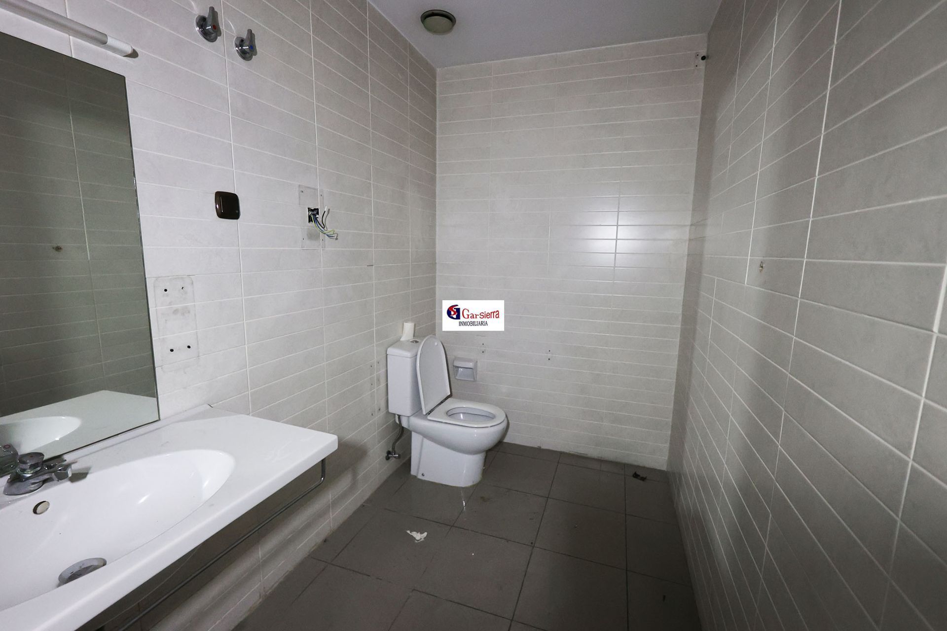 Bathroom of Premises for sale in  Madrid Capital