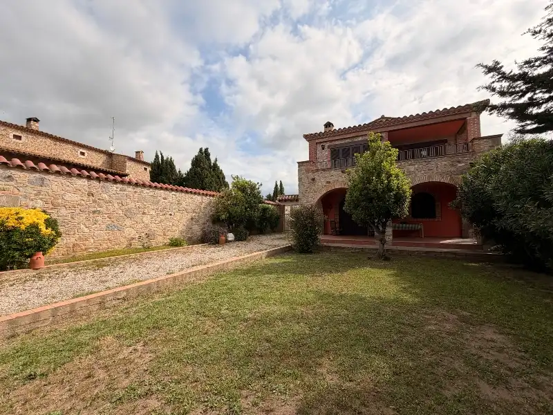 Casa con terraza en venta en Carrer de Figueres, imagen 74