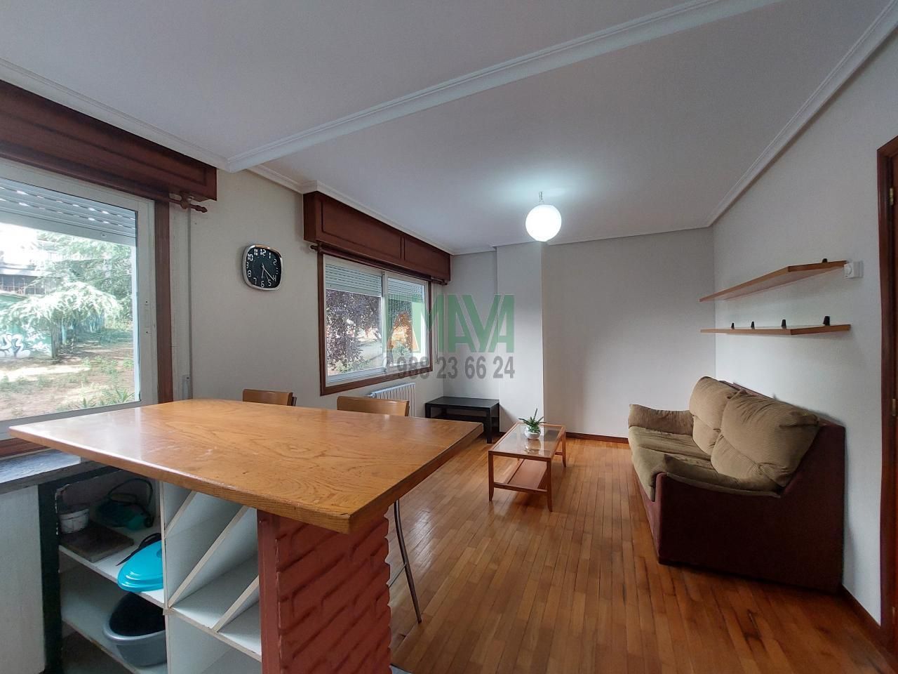Sala de estar de Apartamento de alquiler en Ourense Capital  con Calefacción y Parquet