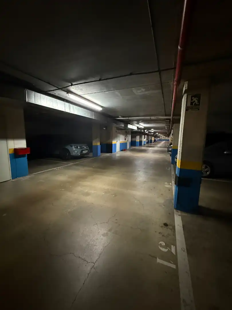 Parkplatz von Dachboden zur Miete in Guadalajara mit Klimaanlage, Heizung und Terrasse