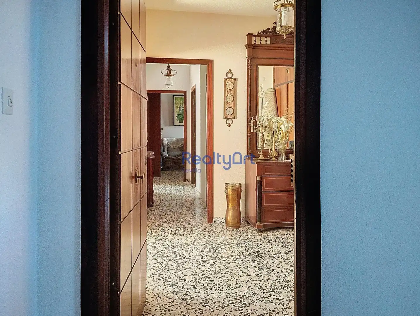Flat for sale in Sevilla  with Air Conditioner