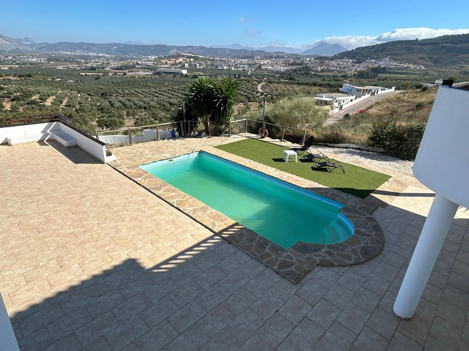 Swimming pool of House or chalet for sale in Antequera  with Air Conditioner, Heating and Private garden