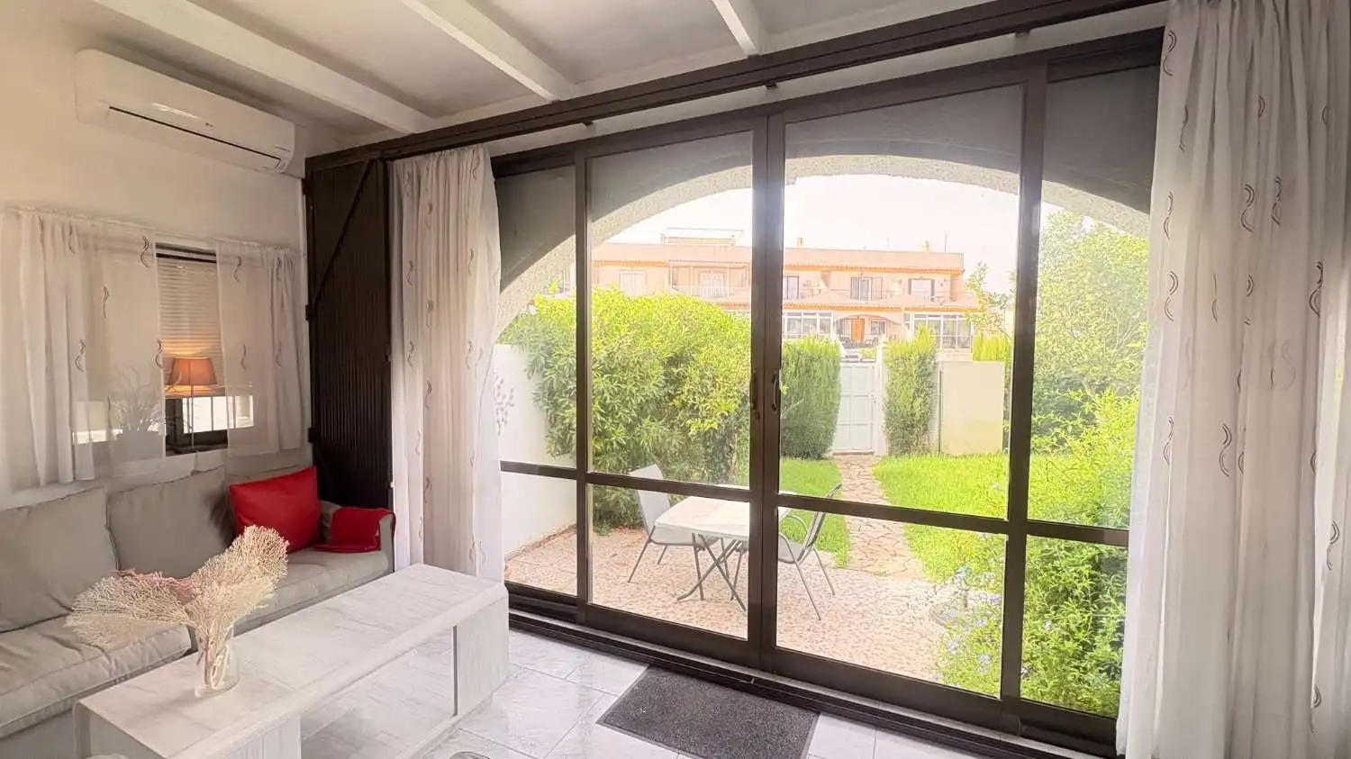 Terrassa de Casa o xalet en venda en Orihuela amb Aire condicionat, Moblat i Internet