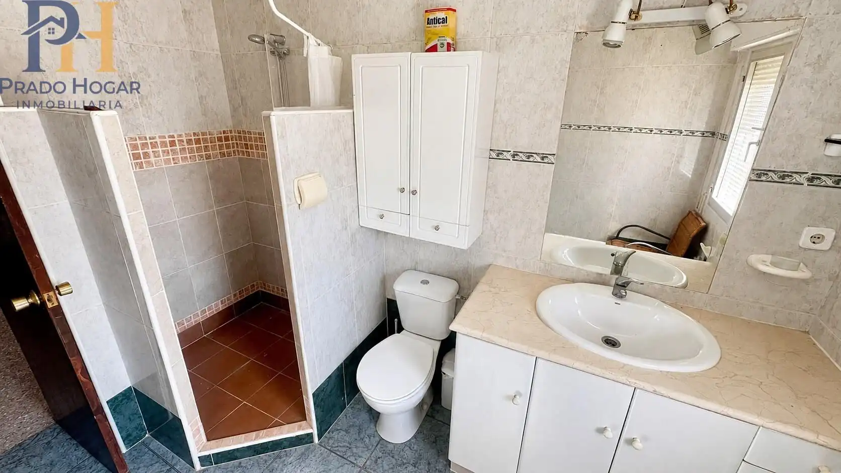 Bathroom of Houses for sale in Cebolla  with Private garden and Swimming Pool