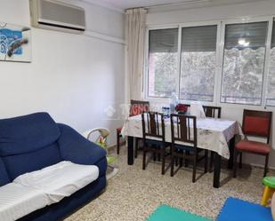 Living room of Flat for sale in  Sevilla Capital  with Air Conditioner and Balcony