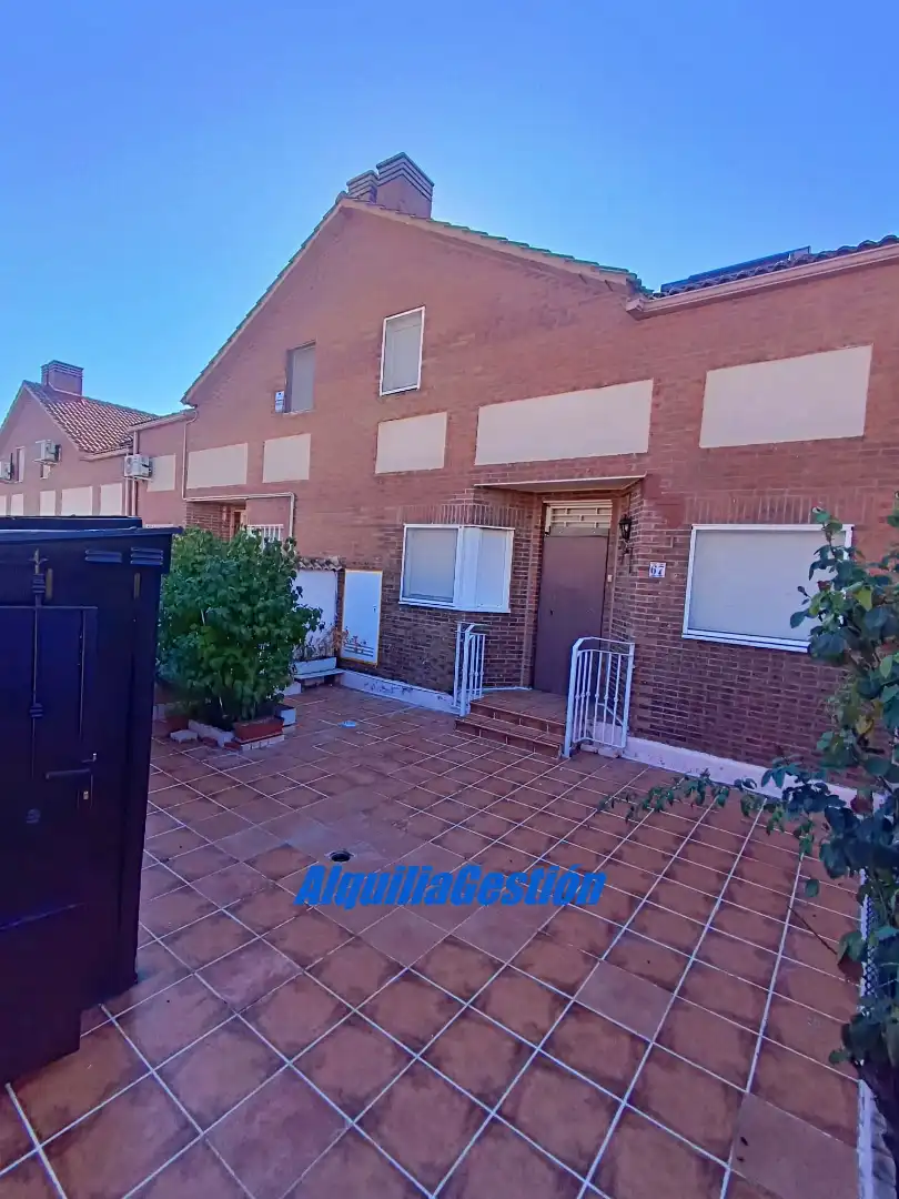 Adossat amb jardí en venda a Calle los Rosales, imagen 39