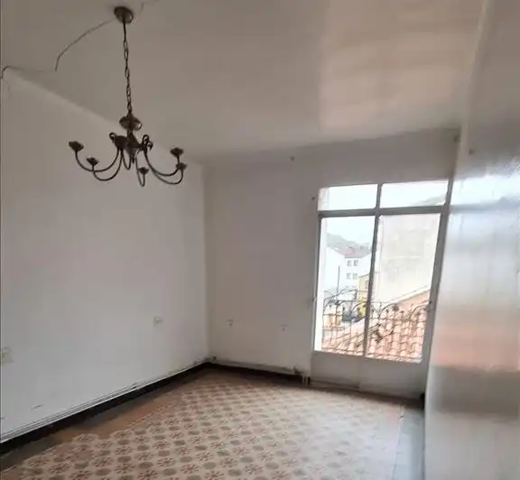 Sala d'estar de Pis en venda en Escucha amb Balcó