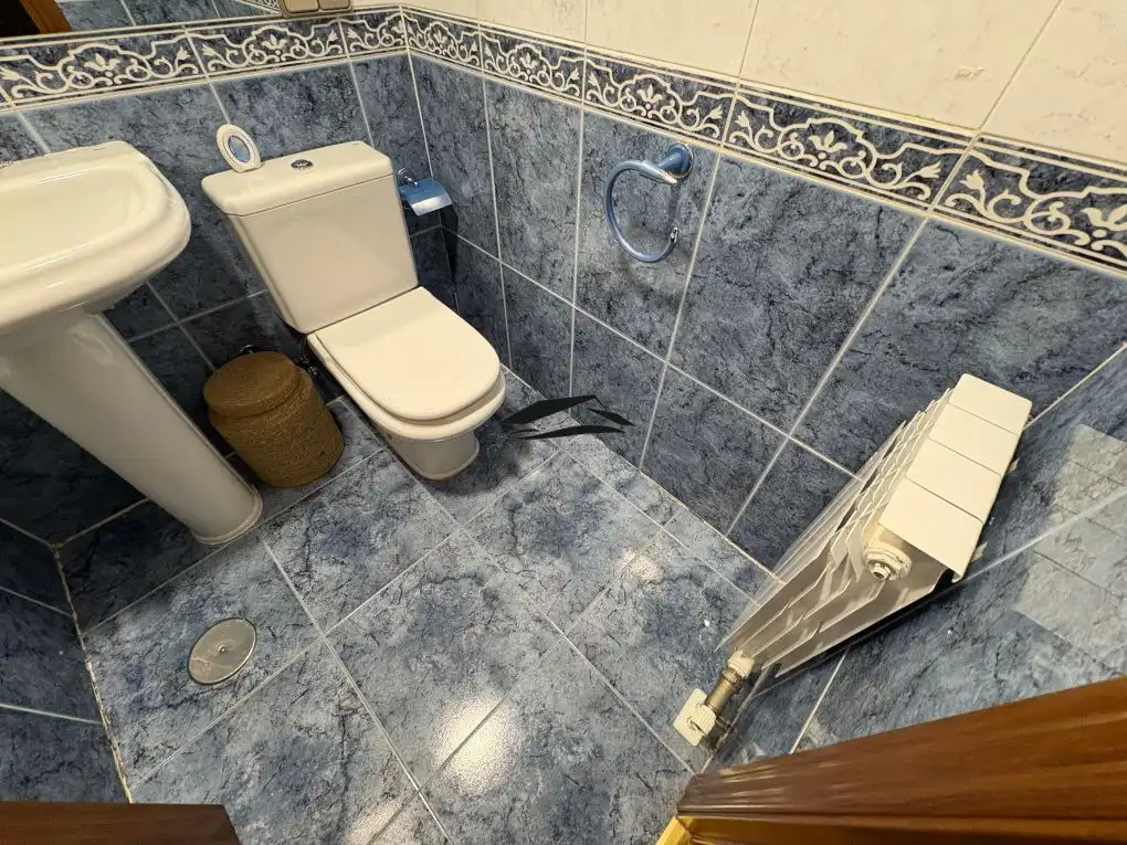 Bathroom of Flat for rent in Salamanca  with Heating, Furnished and Balcony