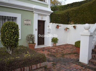 Adosado con piscina en venta en Nueva Andalucía