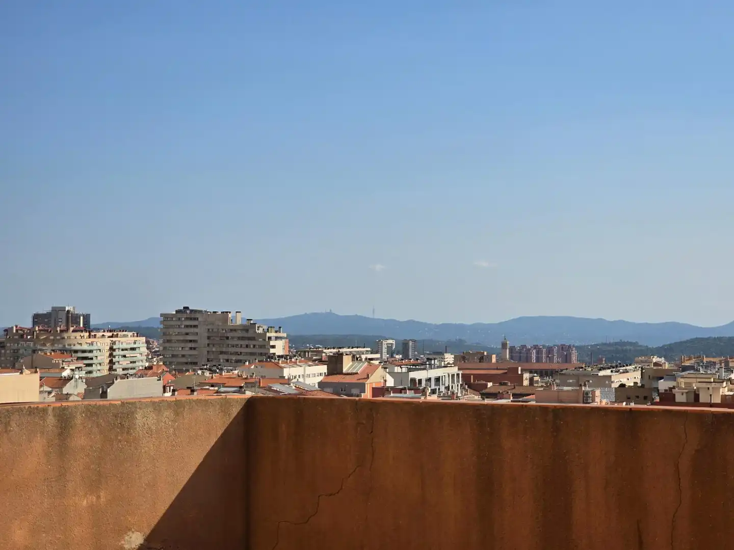 Vista exterior de Ático en venta en Terrassa con Calefacción, Terraza y Alarma