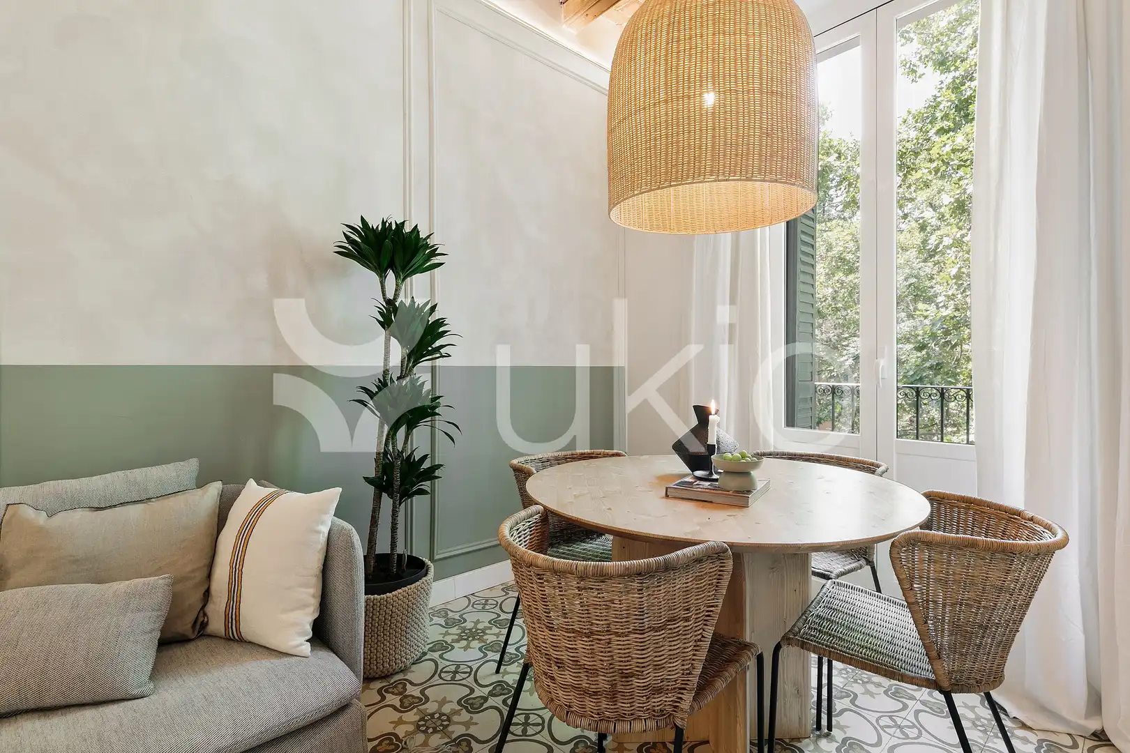 Comedor de Apartamento de alquiler en Barcelona con Aire acondicionado, Calefacción y Terraza