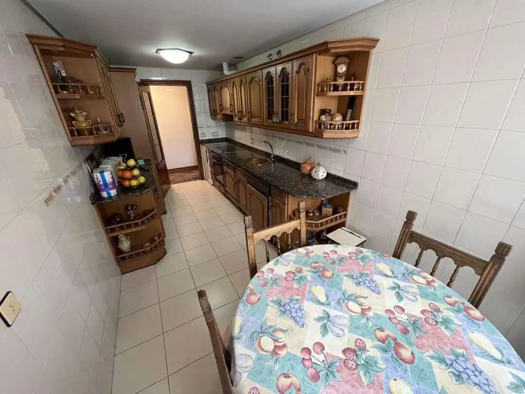 Cocina de Piso en venta en Medina de Pomar con Calefacción, Trastero y Amueblado