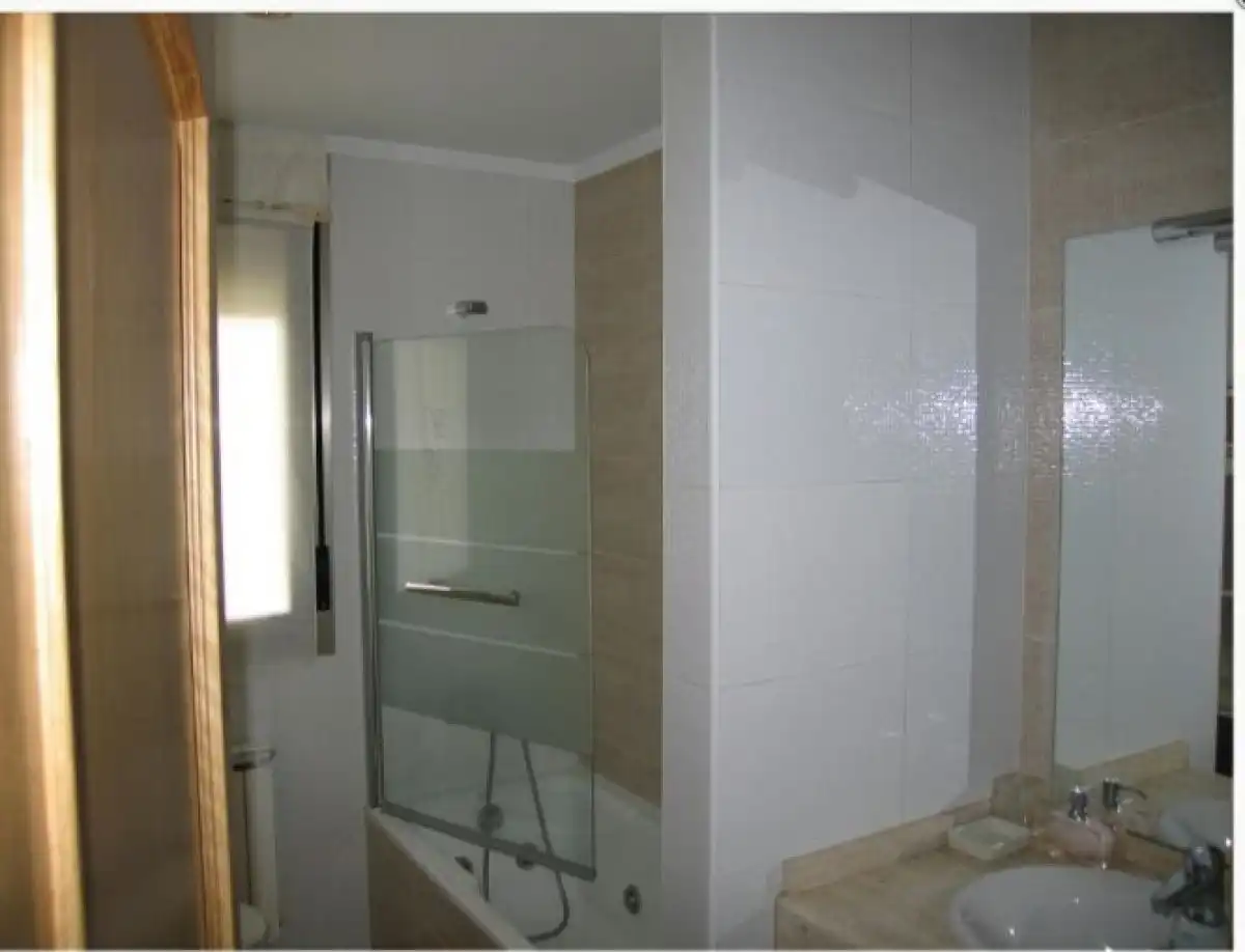 Baño de Casa o chalet en venta en La Vellés  con Calefacción, Parquet y Terraza