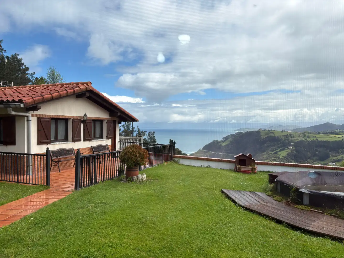Jardí de Casa o xalet en venda en Mutriku amb Jardí privat, Piscina i Moblat