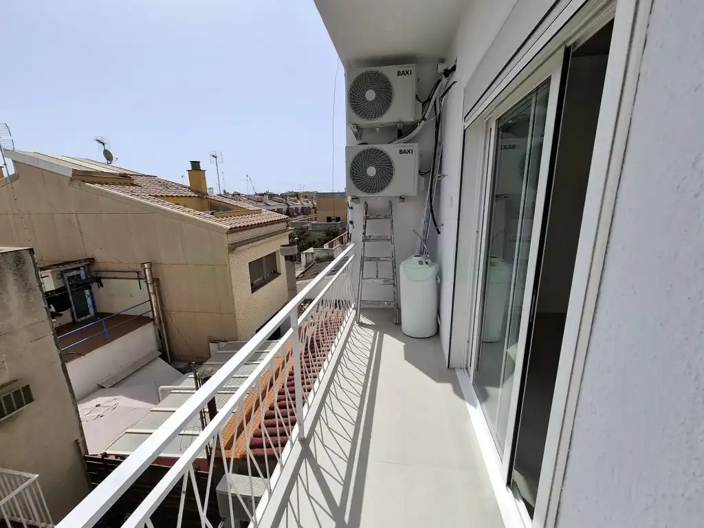 Terraza de Piso en venta en Pineda de Mar con Aire acondicionado