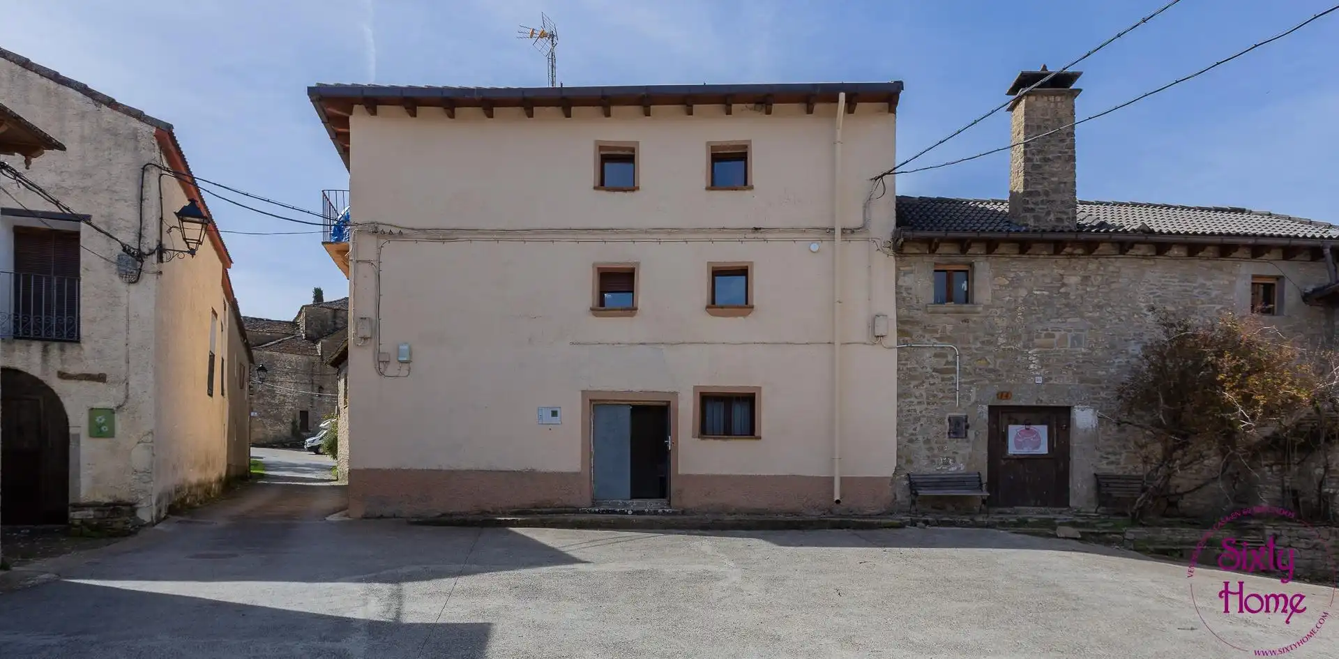 Exterior view of Houses for sale in Jaca  with Parquet flooring and Balcony