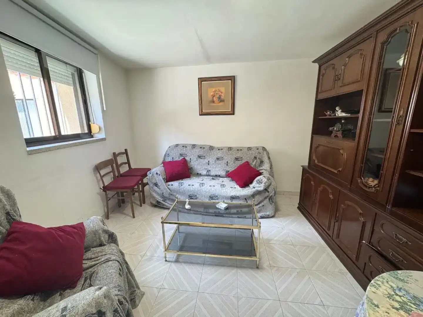 Sala d'estar de Finca rústica en venda en Monfarracinos amb Moblat