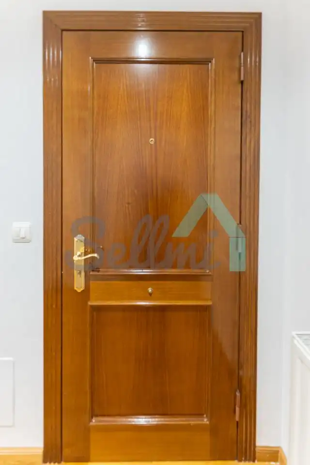 Piso de alquiler en Oviedo  con Calefacción, Parquet y Terraza