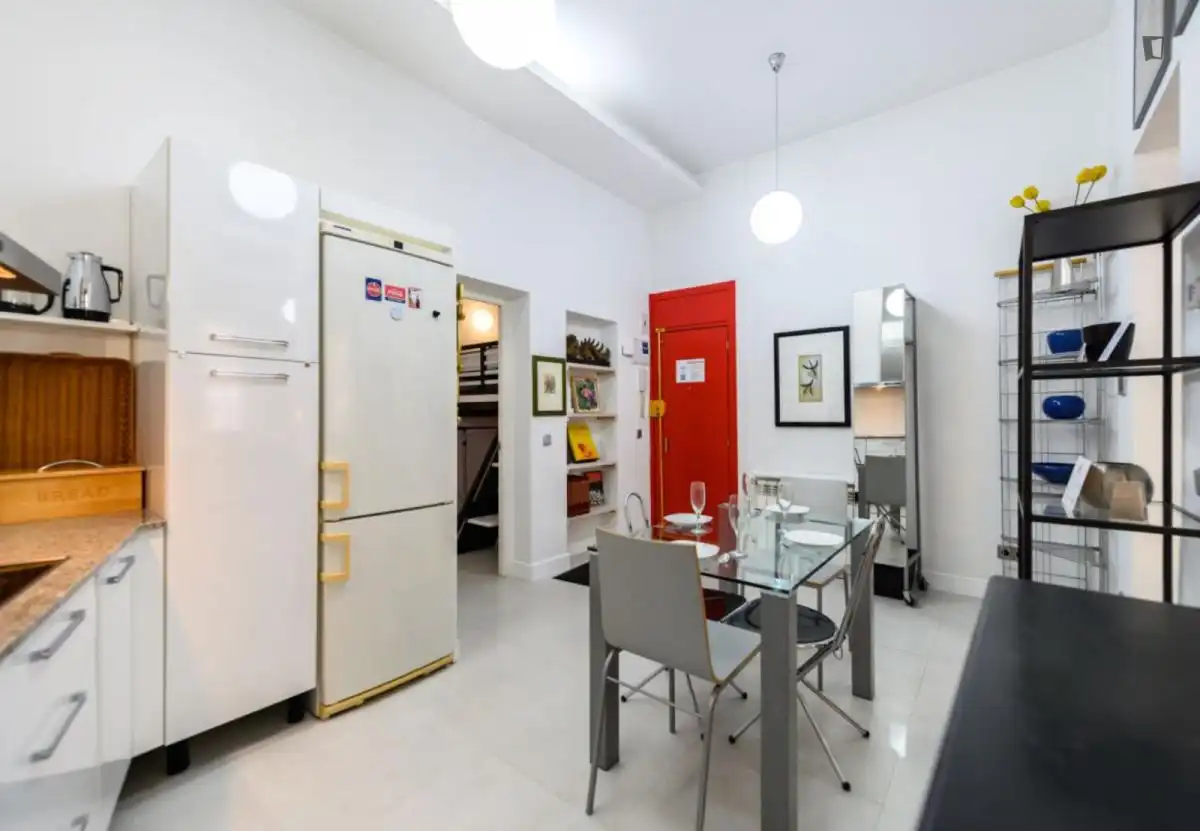 Cocina de Apartamento de alquiler en Madrid con Calefacción, Amueblado y Horno