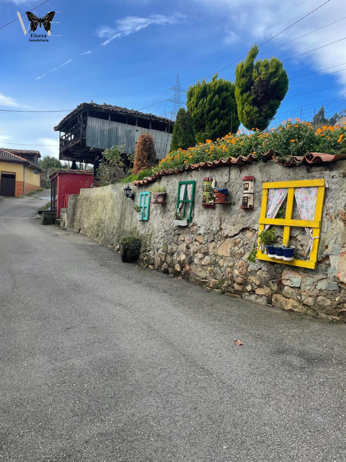 Vista exterior de Casa o xalet en venda en Grado amb Calefacció