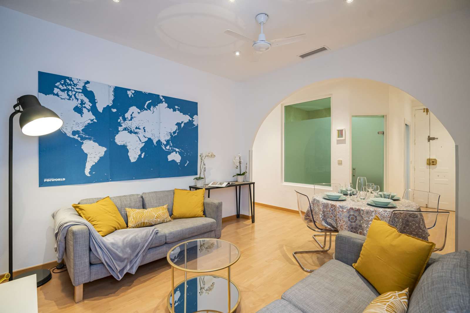 Living room of Apartment to share in  Madrid Capital  with Air Conditioner and Terrace