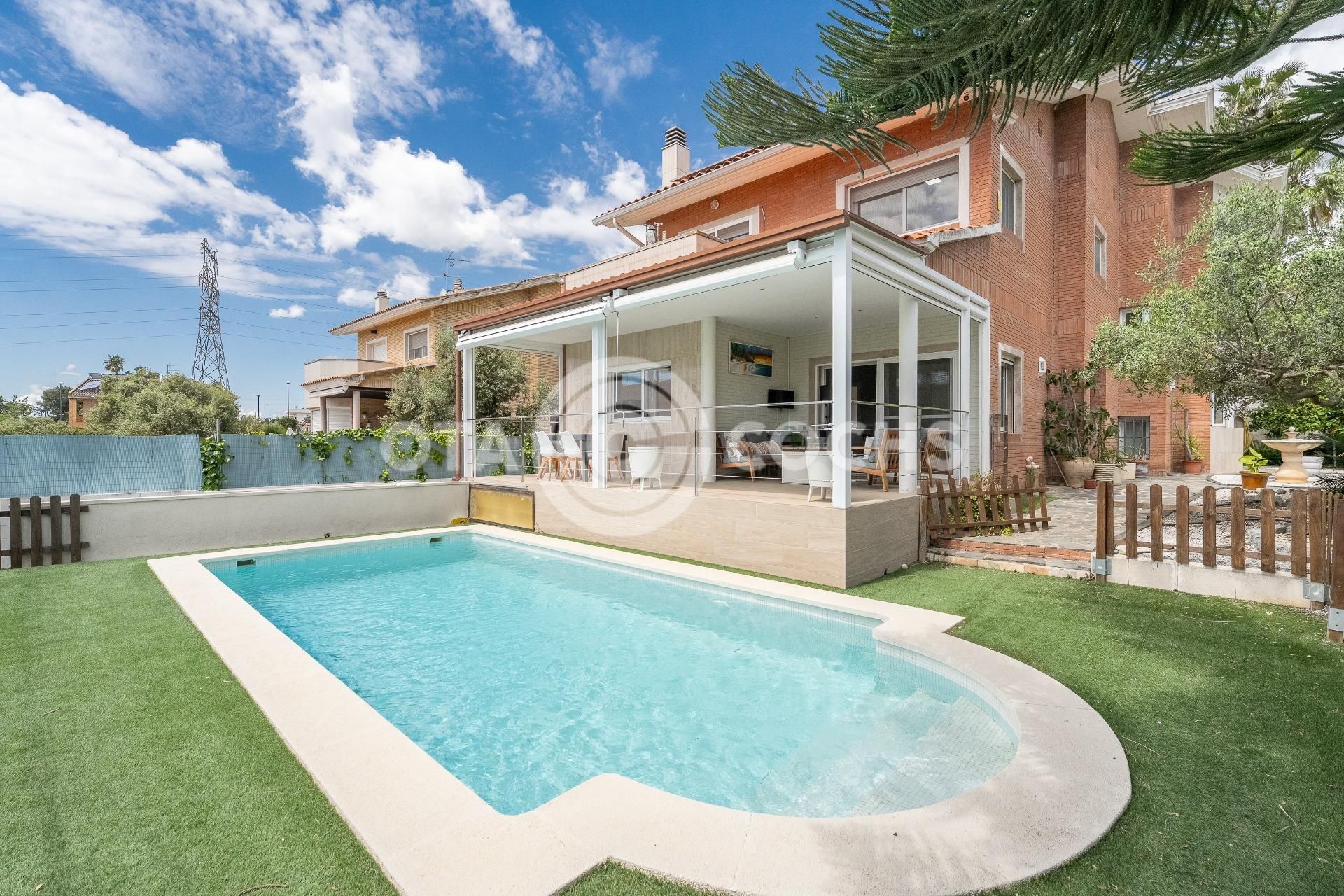 Exterior view of House or chalet for sale in Reus  with Air Conditioner, Heating and Private garden