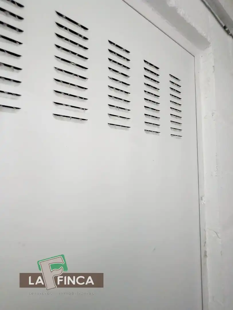 Apartament en venda en Oviedo  amb Calefacció, Traster i Moblat