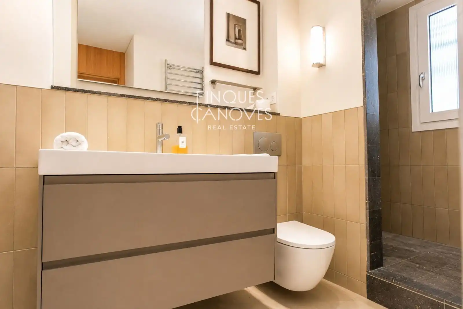 Baño de Piso en venta en Girona con Aire acondicionado, Calefacción y Terraza