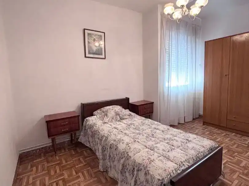 Habitación de Piso en venta en Valderas con Balcón