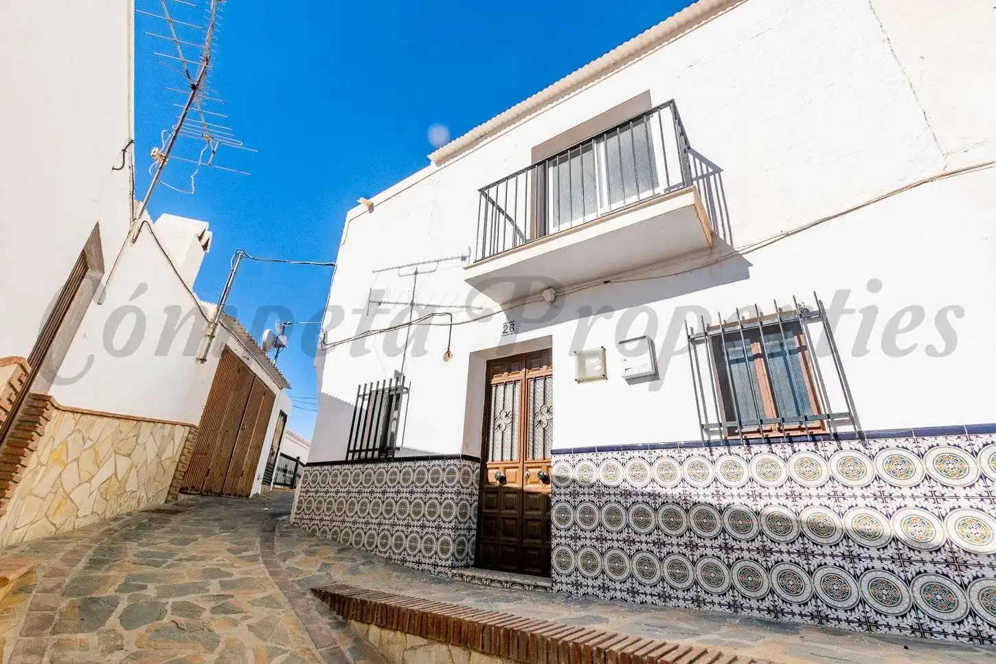 House with garden for sale in Sayalonga