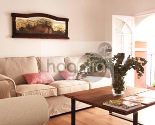 Sala d'estar de Pis de lloguer en  Sevilla Capital amb Aire condicionat i Moblat