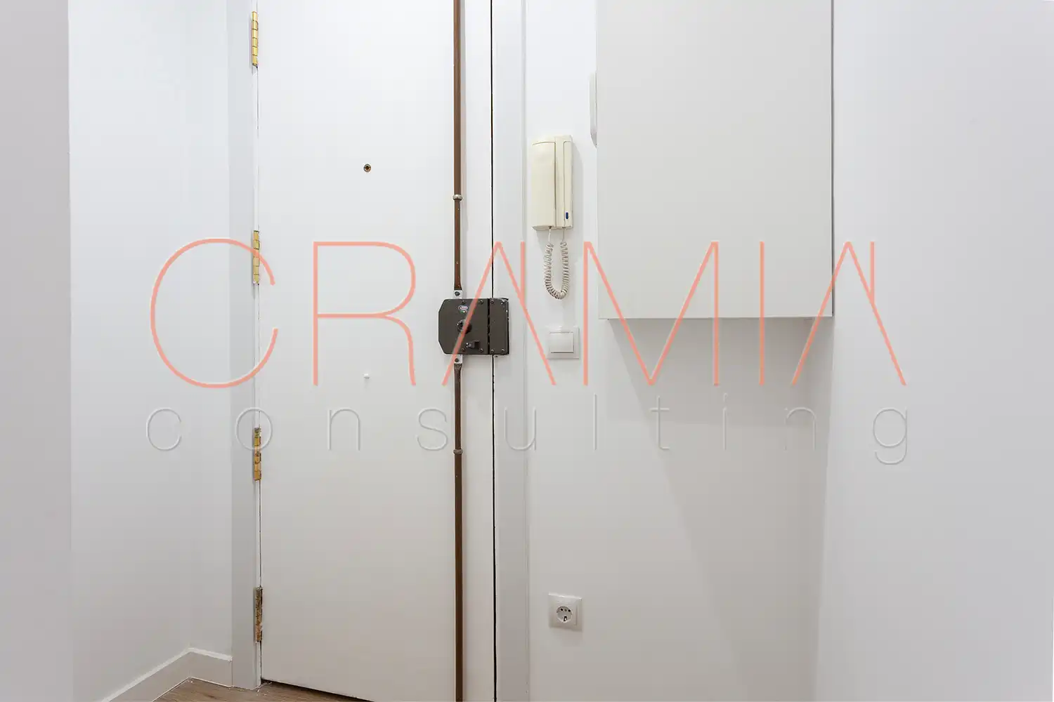 Habitación de Piso en venta en L'Hospitalet de Llobregat con Terraza, Horno y Balcón