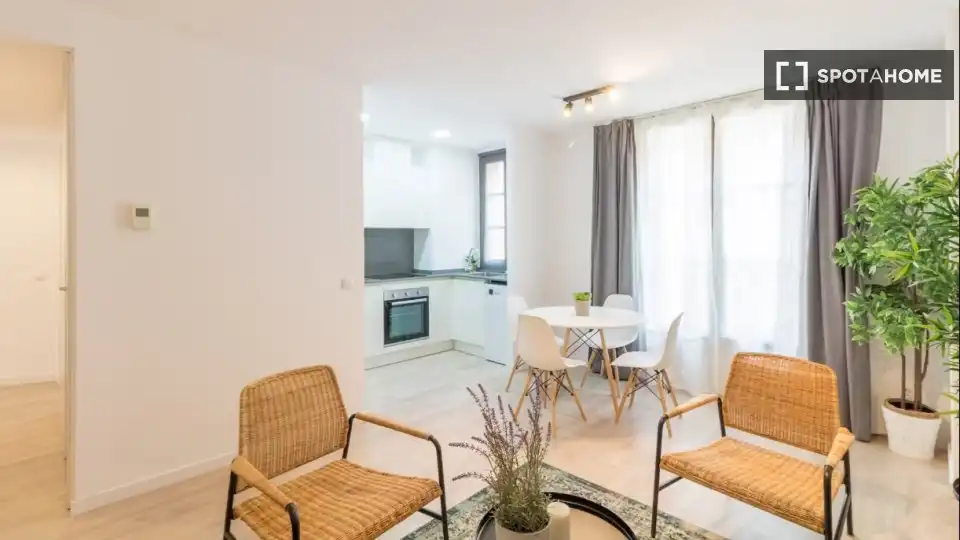 Appartamento con terrazza in affitto a Ciutat Vella, imagen 2