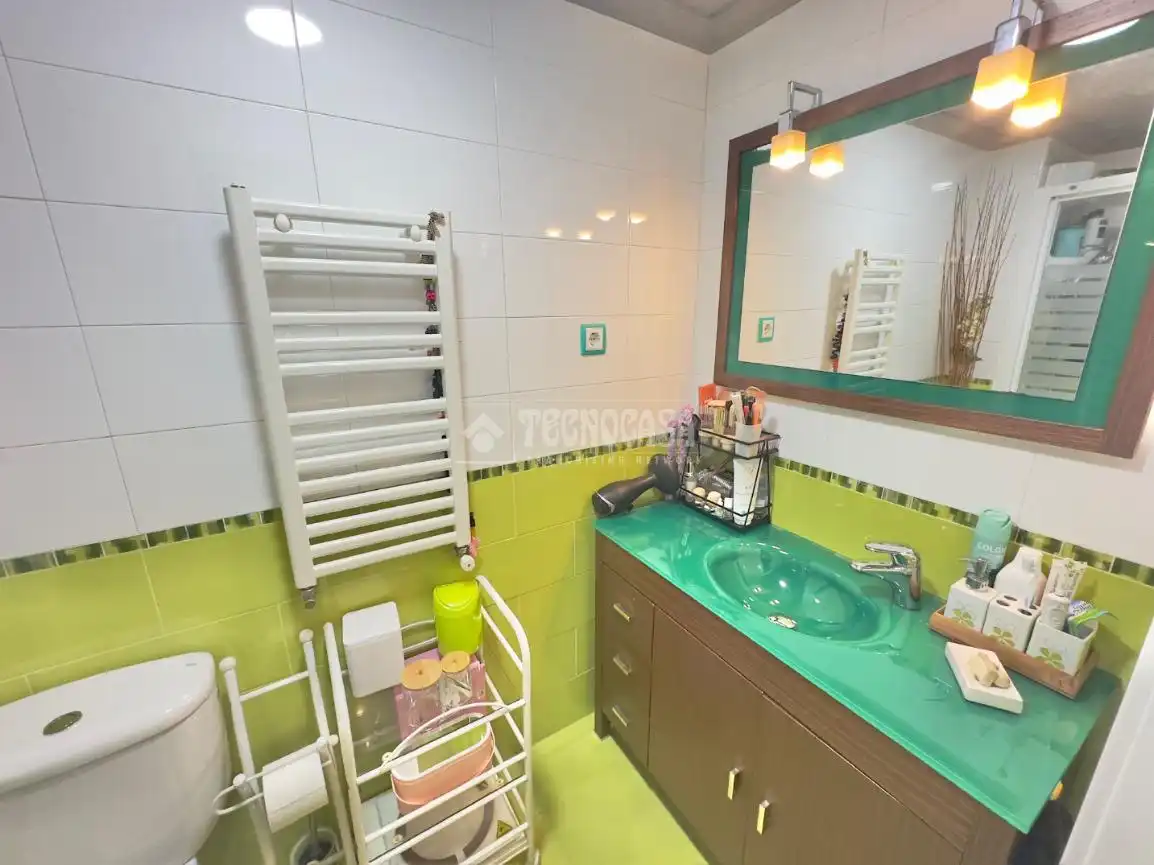 Bathroom of Flat for sale in Móstoles  with Air Conditioner, Heating and Terrace