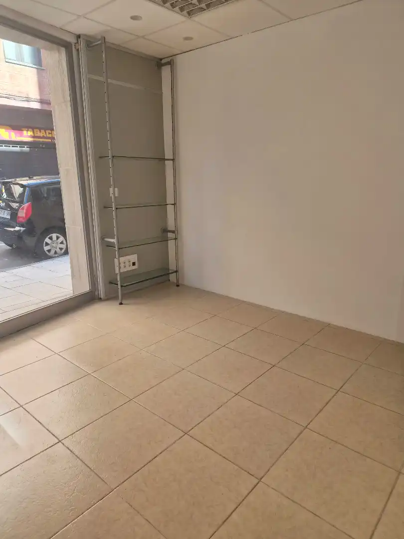 Local comercial en venda a Carrer del Doctor Ferran 10, imagen 7