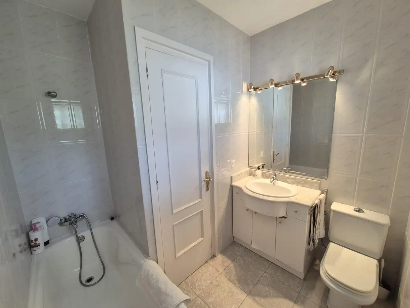 Baño de Piso en venta en El Vendrell con Terraza y Amueblado