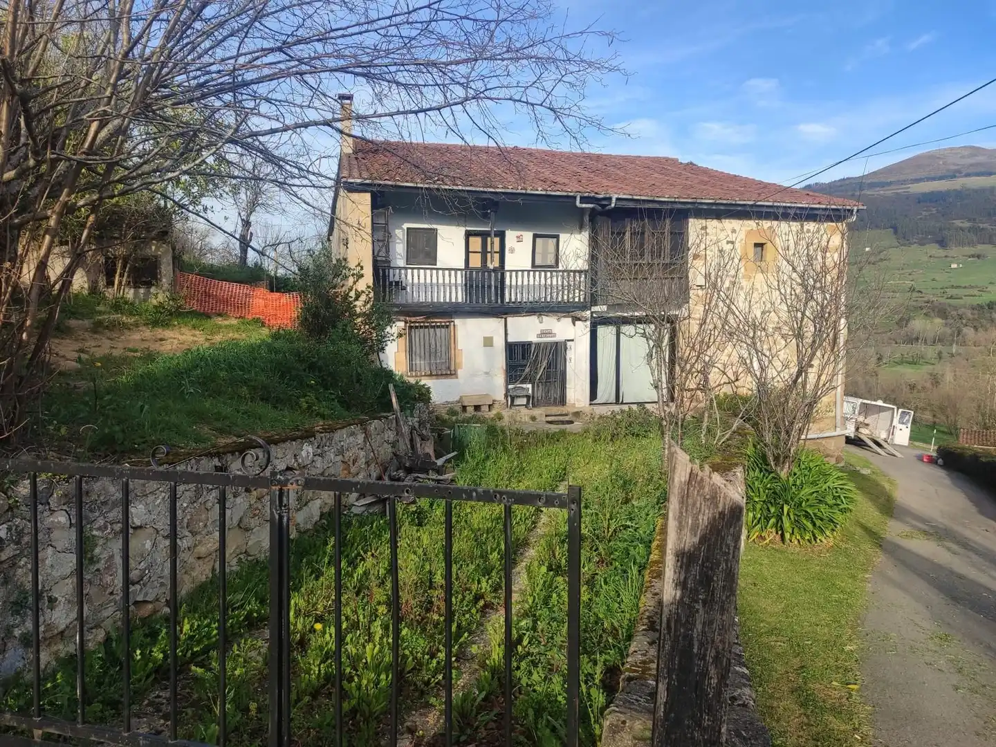 House with garden for sale in Corvera de Toranzo