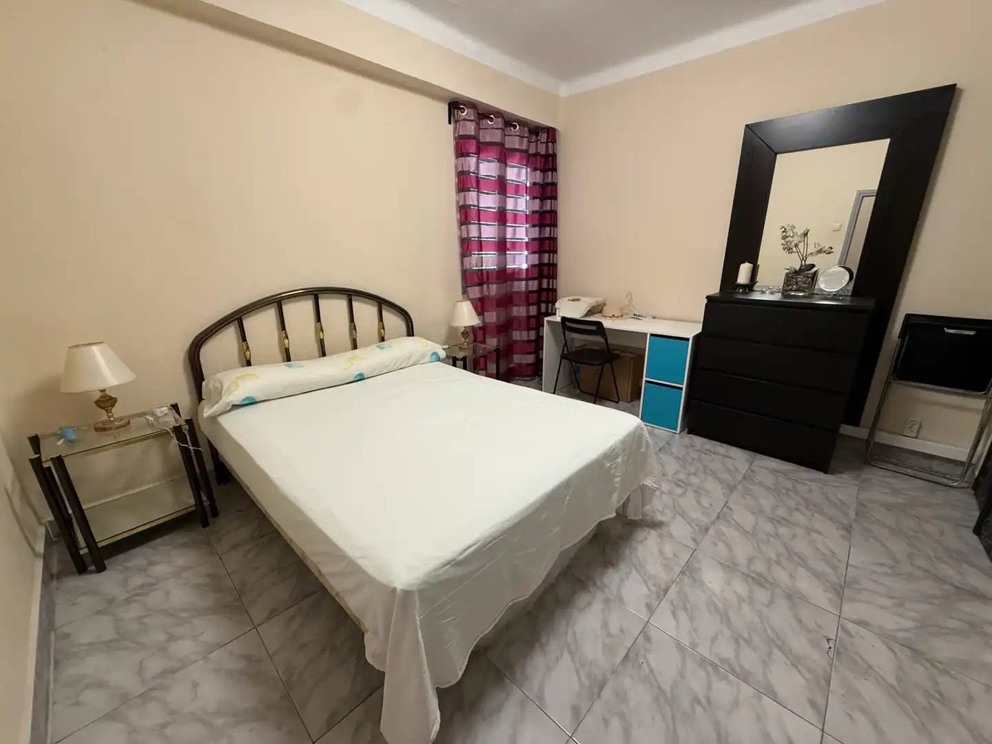 Habitación de Piso de alquiler en Málaga con Amueblado, Horno y Lavadora