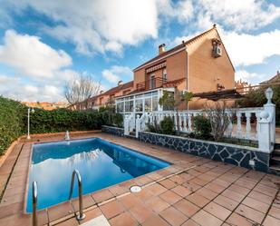 Swimming pool of Single-family semi-detached for sale in Móstoles  with Air Conditioner, Heating and Private garden